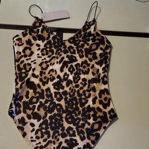 *BRAND NEW NEVER WORN* LEOPARD BODYSUIT